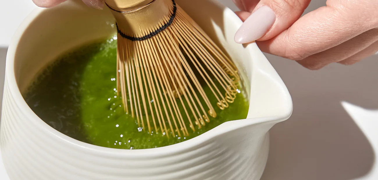 How long does matcha last — a timeline of one serving, from the first sip to the last milligrams of caffeine