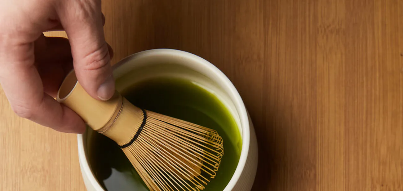 Matcha a zelený čaj — stejný list, dva úplně jiné nápoje