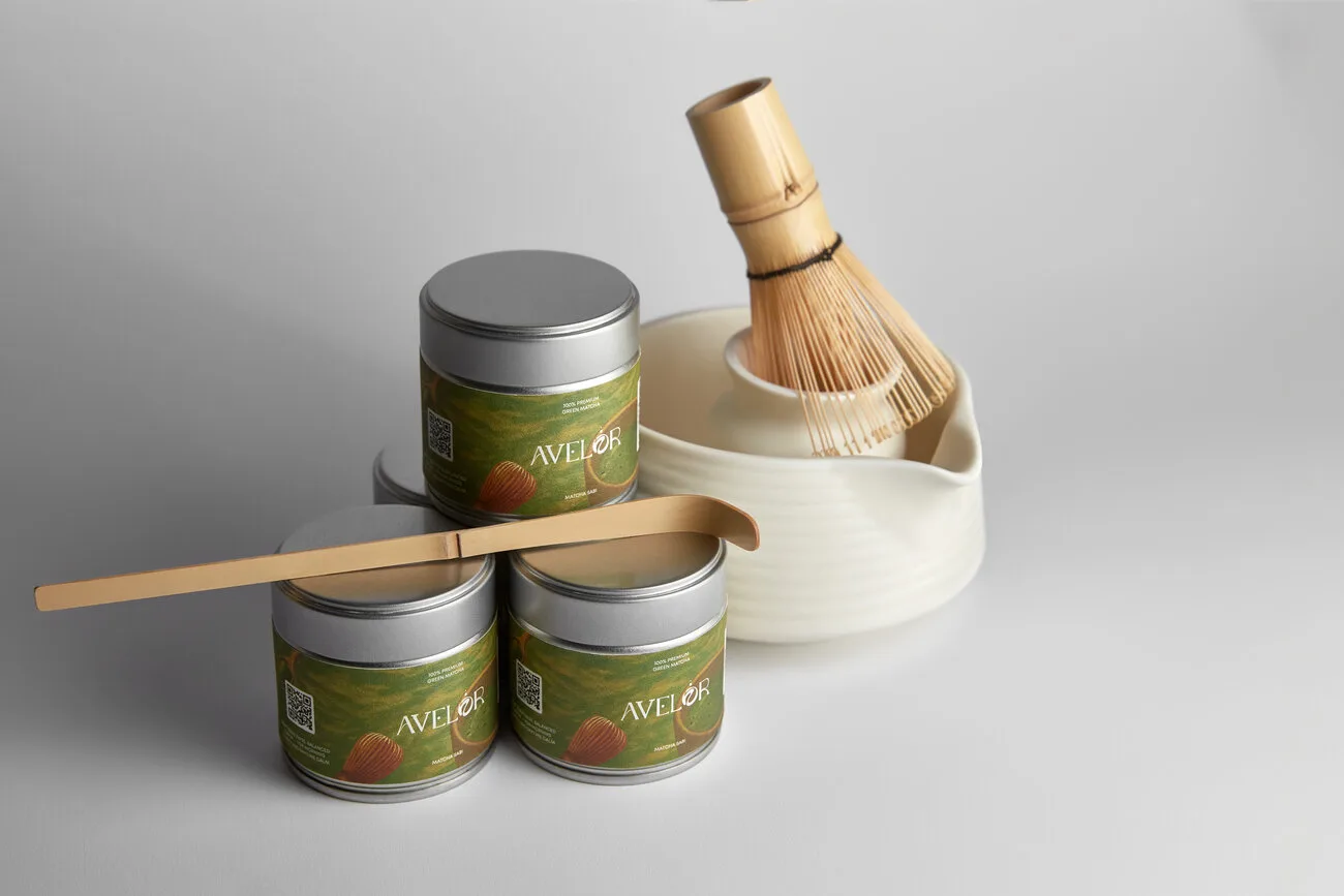 Matcha-Set: Chawan-Schale und Bambusbesen Chasen